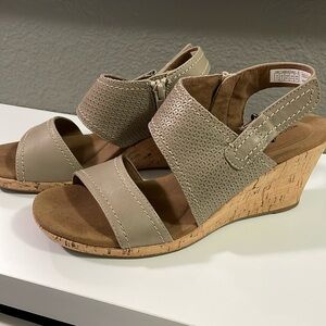 Rockport Beige Wedge Sandals women's size 8.5